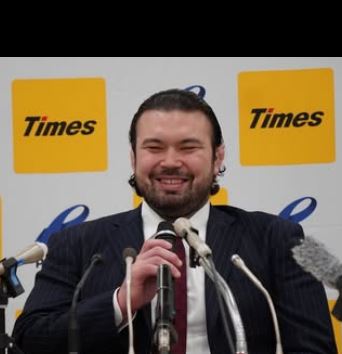 ウルフ・アロンがプロレス入団